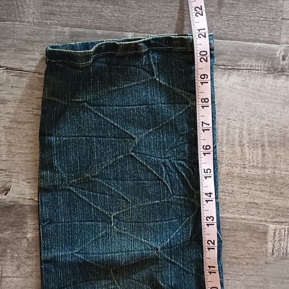 "USED JEANS" Cropped Denim Jeans - Picture 8 of 9